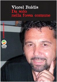 Da solo nella fossa comune